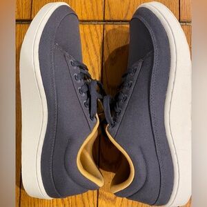 Allbirds Women’s Canvas Pacers, size 9, Hazy Indigo/Blizzard Sole